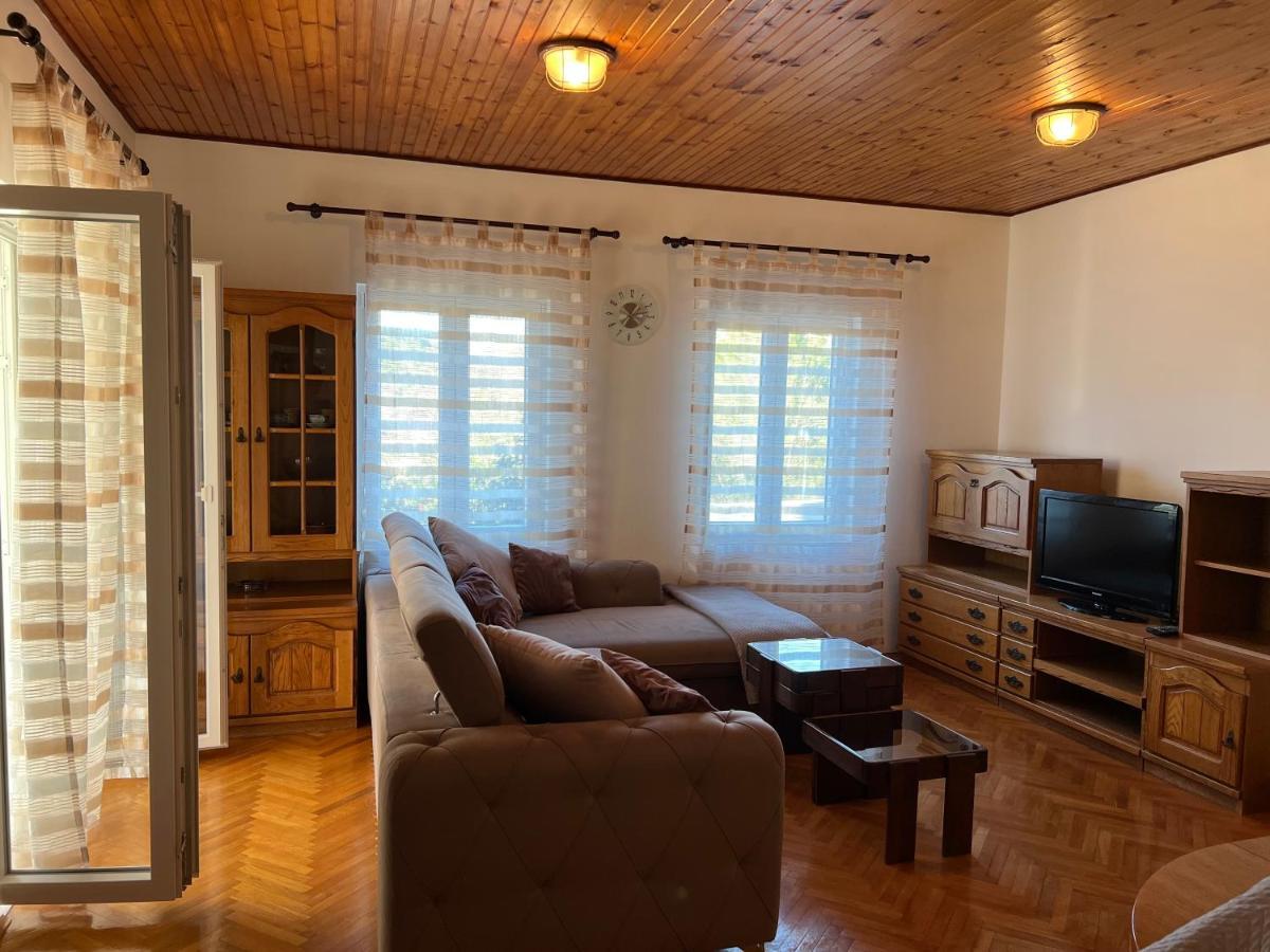 Apartmani Luka Zrnovo 외부 사진